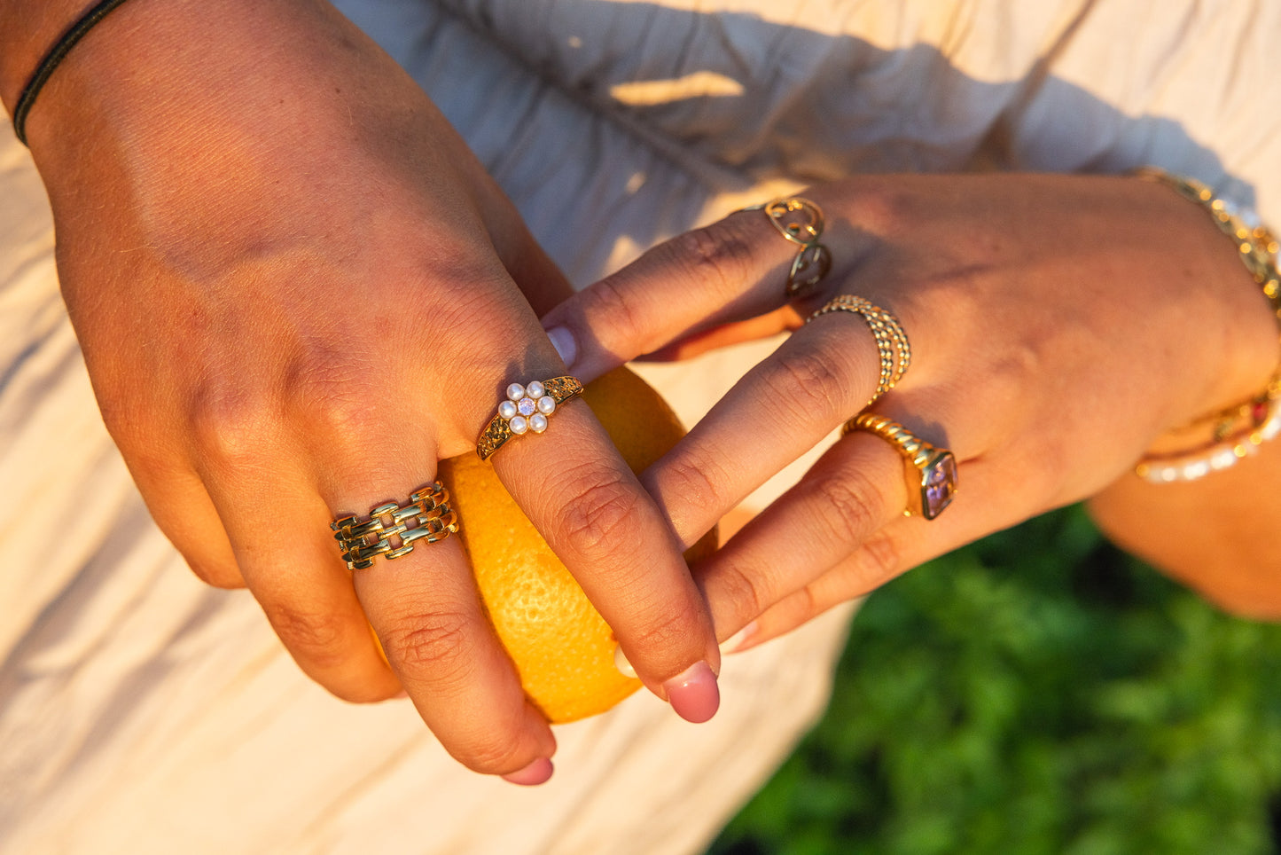 Flor de Luna Ring