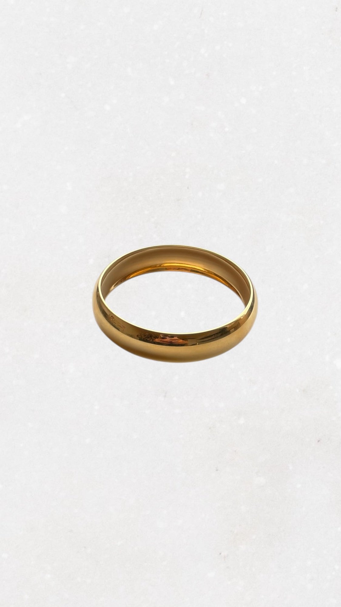 Elegant Golden Loua Bangle