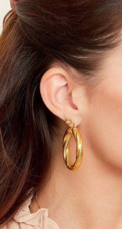 Lilly Hoops