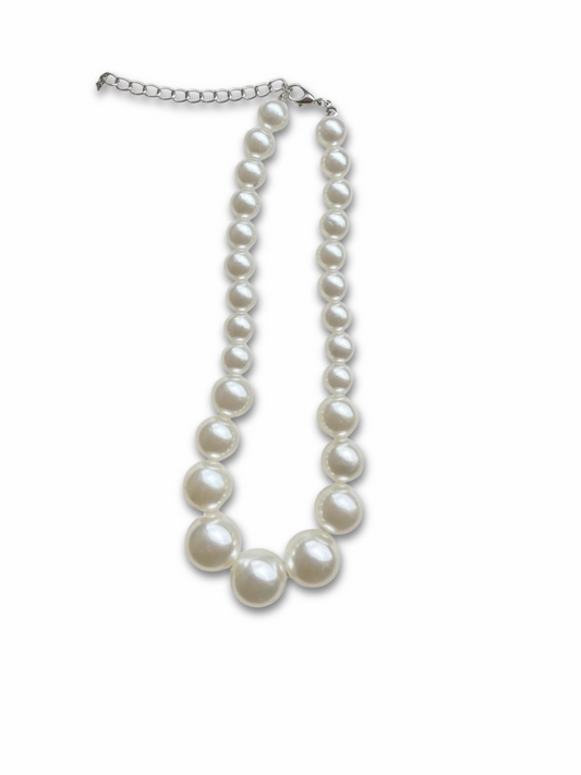 Elegance Vintage Pearl Necklace