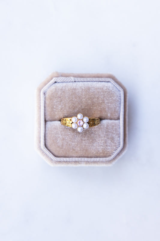 Flor de Luna Ring